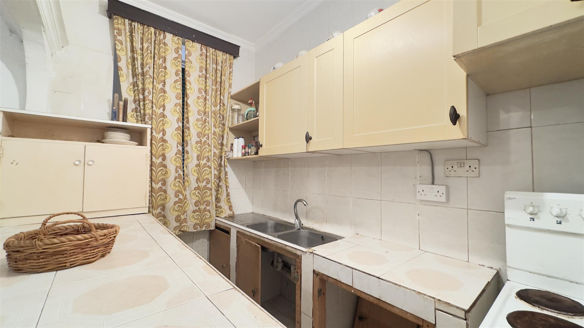  Image of Apartment - 1 Bedrooms - 1 Bathrooms for Sale in Upper Town-Gibraltar, Image 8